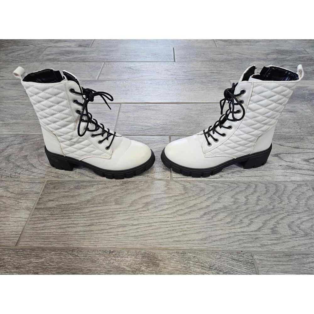 Women's Wild Diva Lace Up Boots White Size 7 Zip Side Low Calf Height Fashion